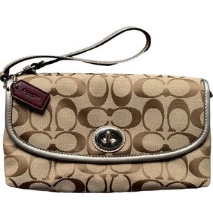 COACH - Wristlet